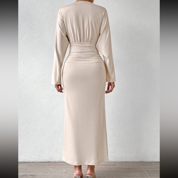 Batwing Sleeve Pleated Ruched Evening Party Dress - Picture 3 of 11